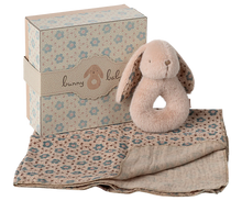 Lade das Bild in den Galerie-Viewer, Kaninchen Rassel Set - Powder von Maileg