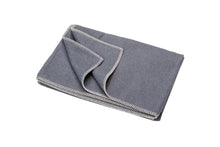 Lade das Bild in den Galerie-Viewer, Baumwolldecke Uni in "Filz mélé" von David Fussenegger