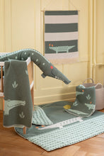 Lade das Bild in den Galerie-Viewer, Babydecke "Krokos allover" von David Fussenegger