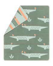 Lade das Bild in den Galerie-Viewer, Babydecke "Krokos allover" von David Fussenegger