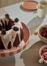 Lade das Bild in den Galerie-Viewer, Toppu Tablett Large in Caramel/Rosa gestreift von OYOY Living Design
