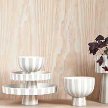 Lade das Bild in den Galerie-Viewer, Toppu Tray - Servierplatte in Clay von OYOY Living Design