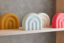 Lade das Bild in den Galerie-Viewer, OYOY Regenbogen Nachtlicht Weiß