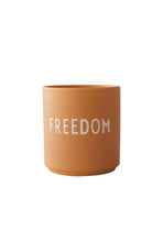 Lade das Bild in den Galerie-Viewer, Design Letters Becher FREEDOM Orange