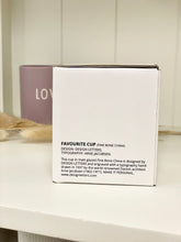 Lade das Bild in den Galerie-Viewer, Design Letters Becher LOVE - verschiedene Farben