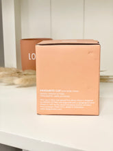 Lade das Bild in den Galerie-Viewer, Design Letters Becher LOVE - verschiedene Farben