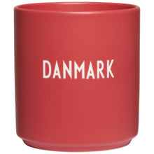 Lade das Bild in den Galerie-Viewer, Lieblingsbecher &quot;DANMARK&quot; von Design Letters
