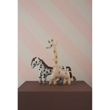 Lade das Bild in den Galerie-Viewer, OYOY Kuscheltier &#39;Giraffe Guggi&#39;
