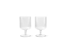 Lade das Bild in den Galerie-Viewer, 2er Set Ripple Weingläser Clear von ferm Living
