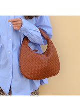 Lade das Bild in den Galerie-Viewer, Rosa Bag Cognac
